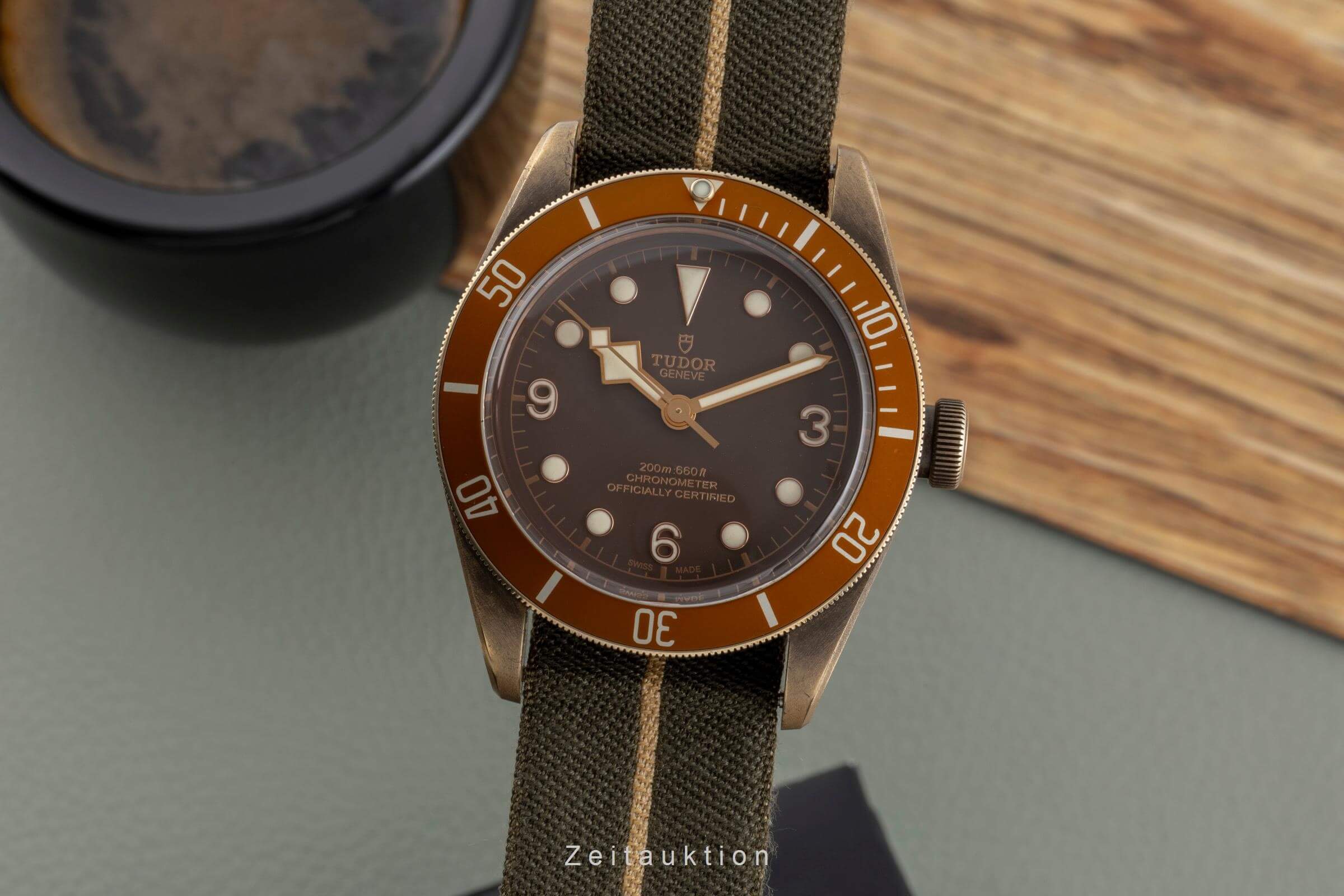 Tudor Black Bay bronze automatic men's watch 79250BM  [2502425] - Image 2