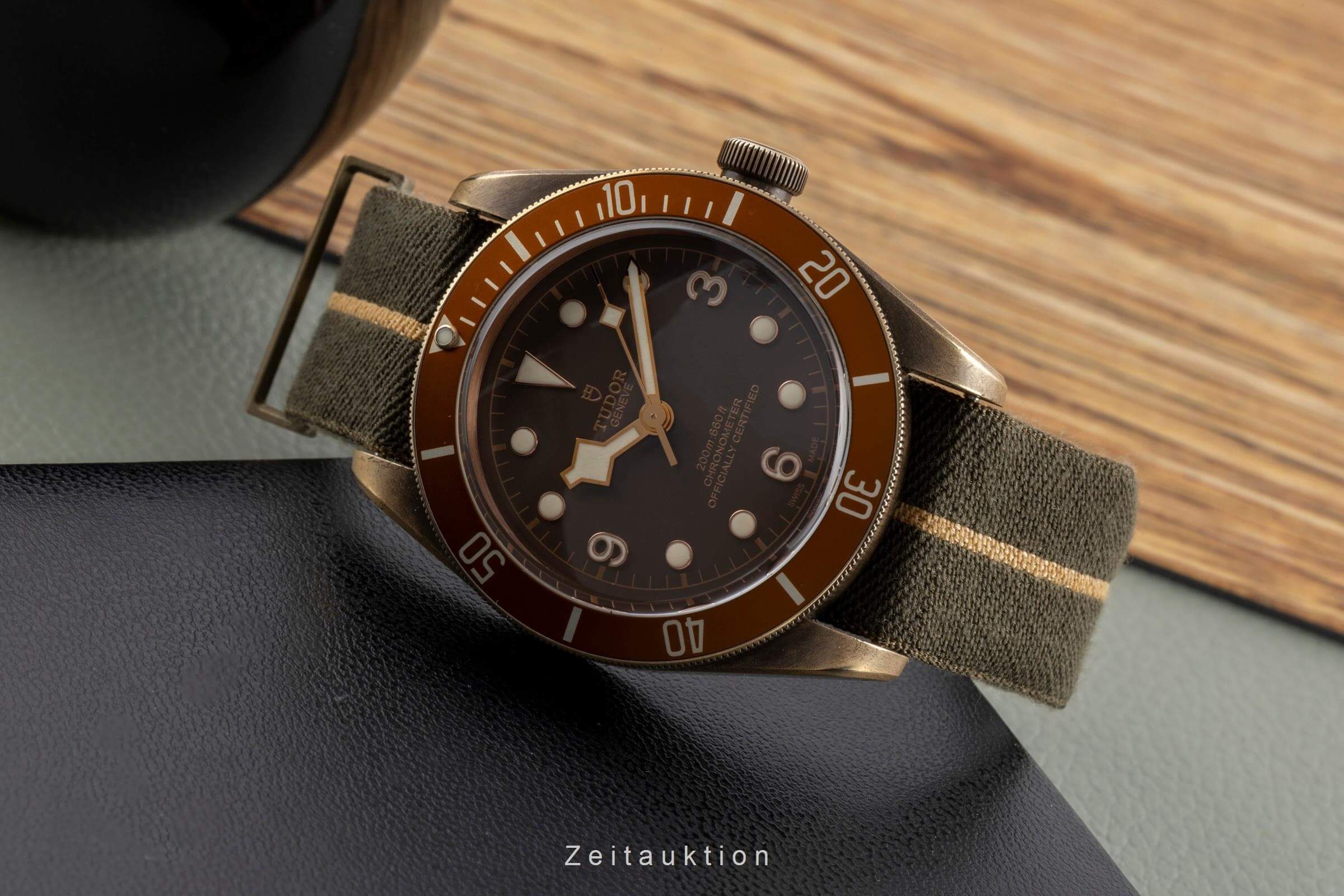 Tudor Black Bay bronze automatic men's watch 79250BM  [2502425] - Image 3