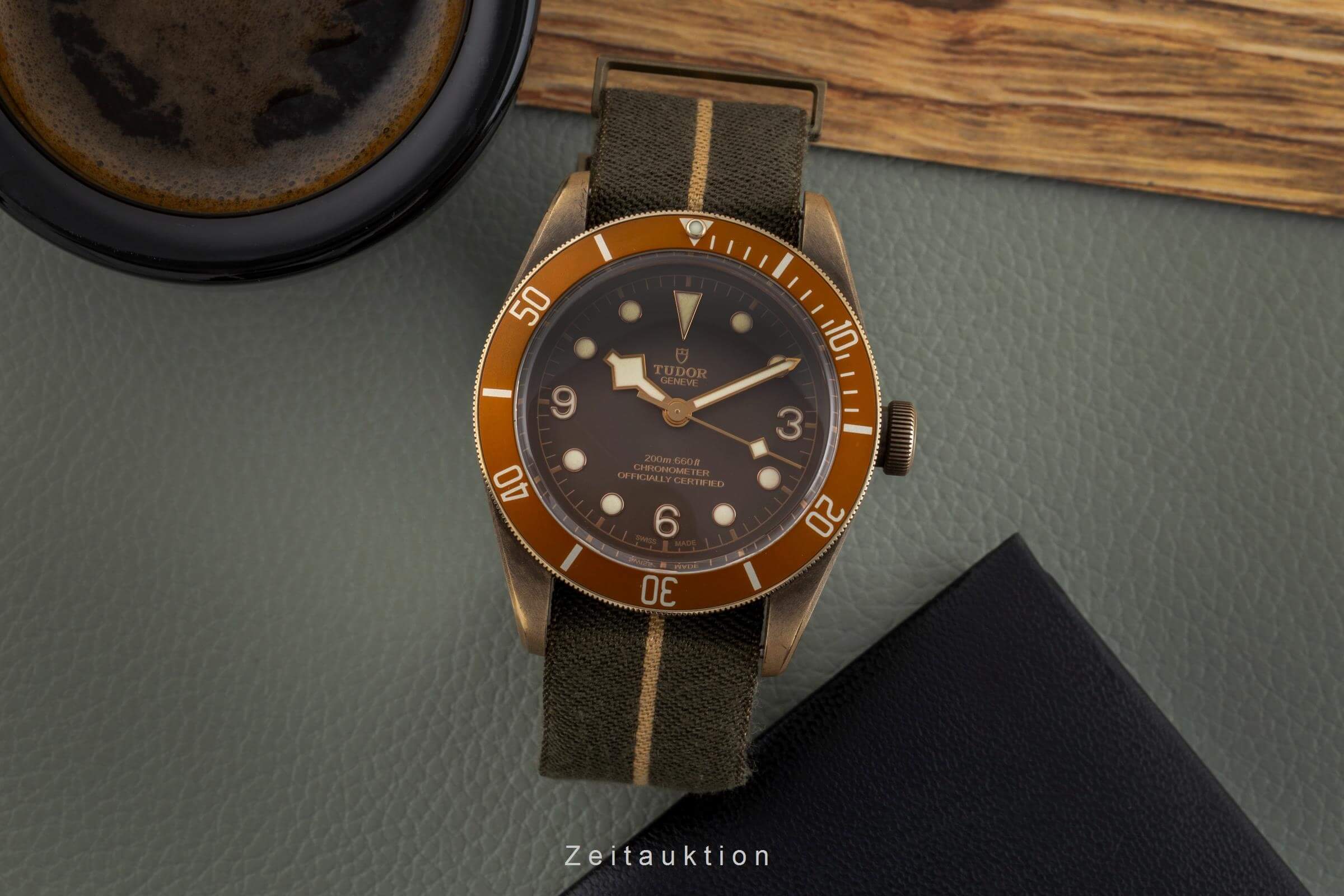 Tudor Black Bay bronze automatic men's watch 79250BM  [2502425] - Image 4