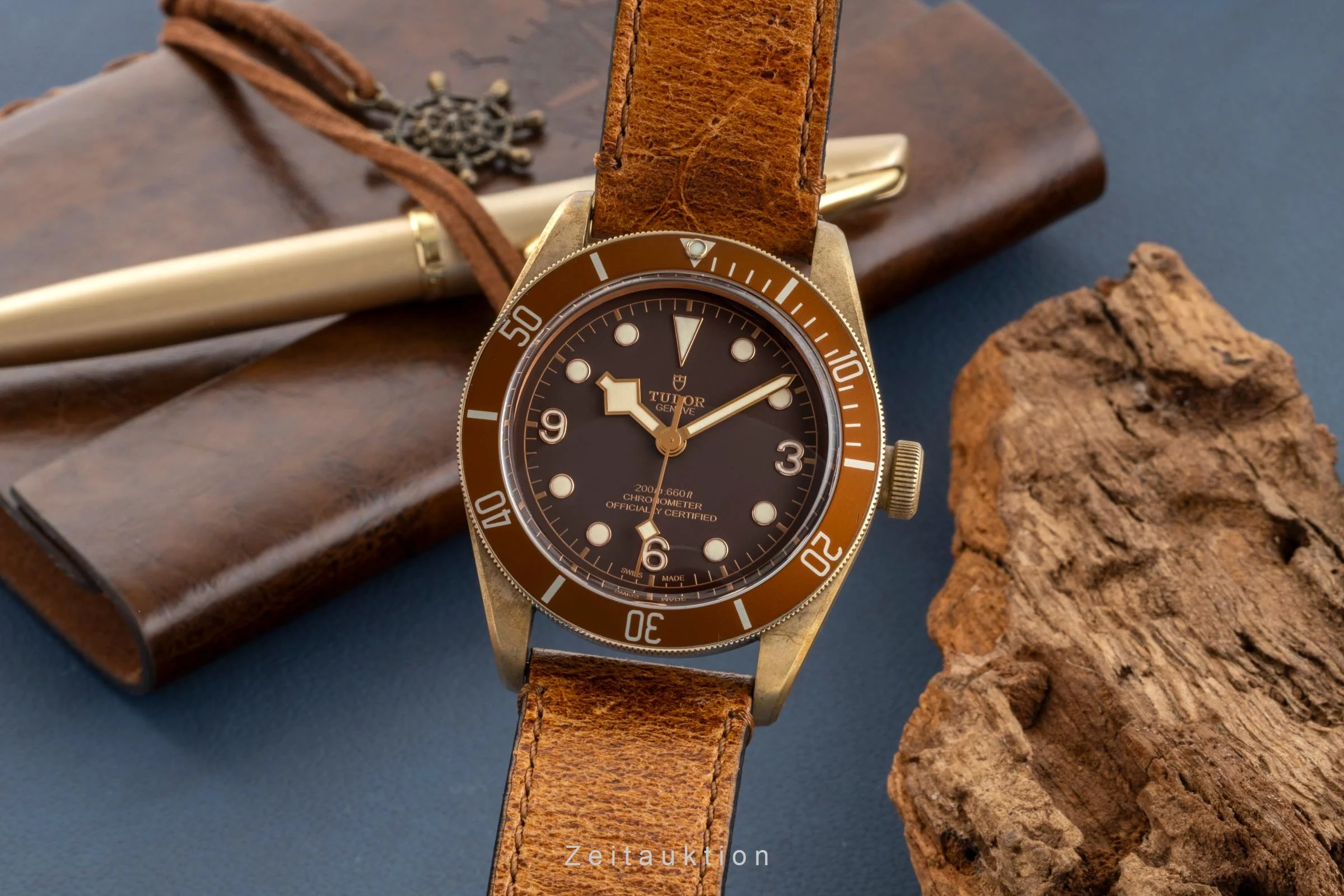 Tudor Black Bay bronze automatic men's watch 79250BM  [2601091] - Image 2