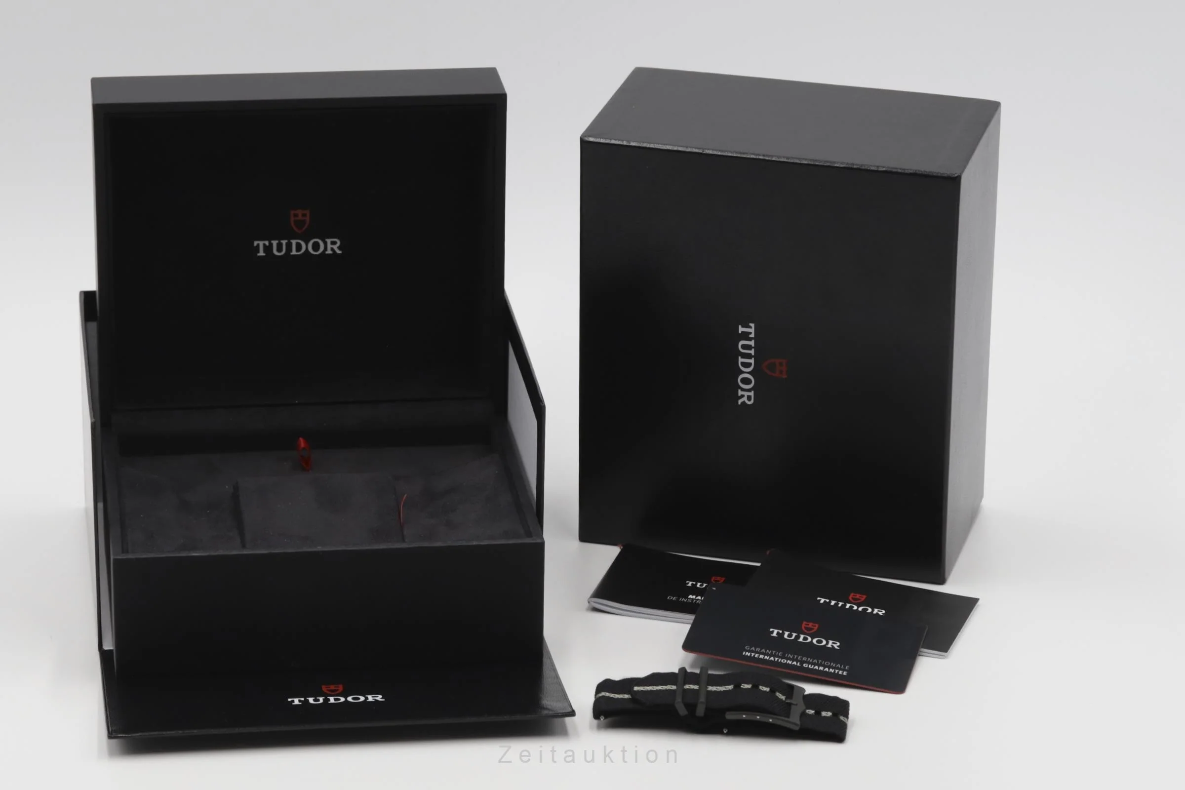 Tudor Black Bay ceramic automatic men's watch 79210CNU  [2206633] - Image 8