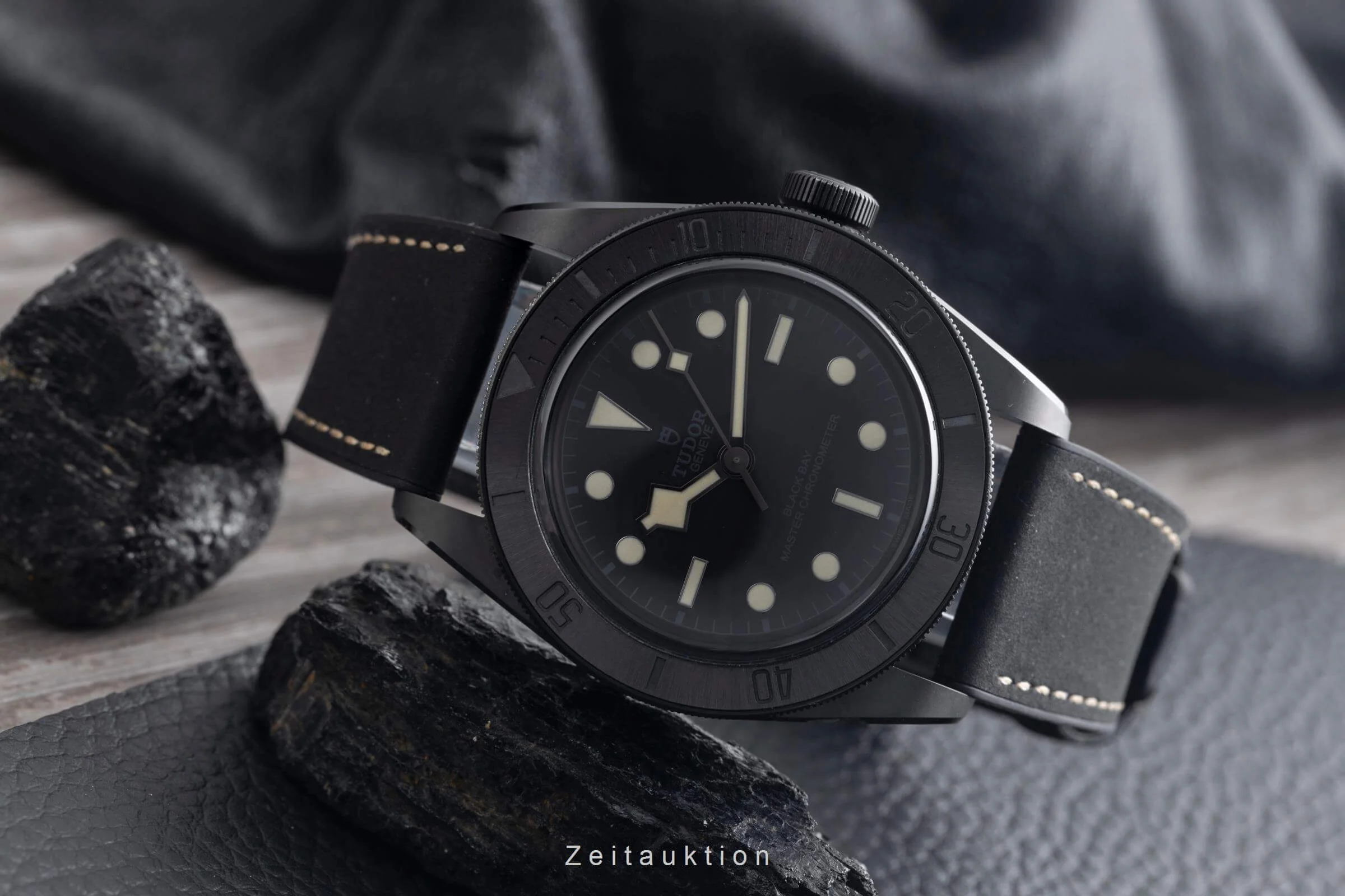 Tudor Black Bay ceramic automatic men's watch 79210CNU LP: 5300EUR  [2502124] - Image 3