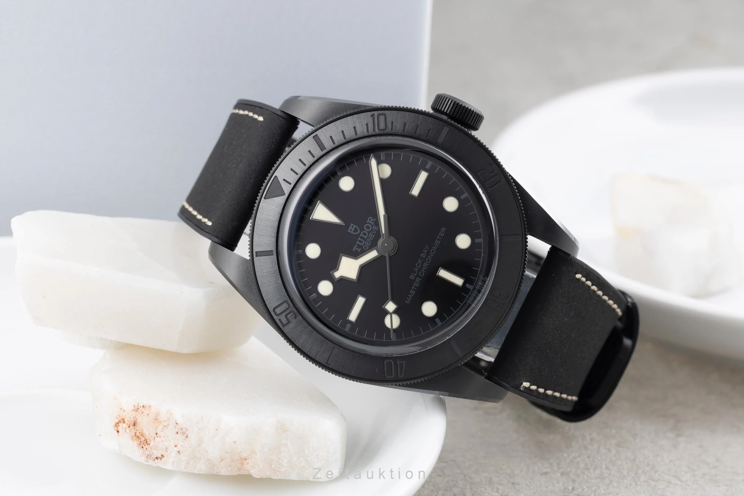 Tudor Black Bay ceramic / steel automatic men's watch 79210CNU LP: 5300EUR  [2506650] - Image 3