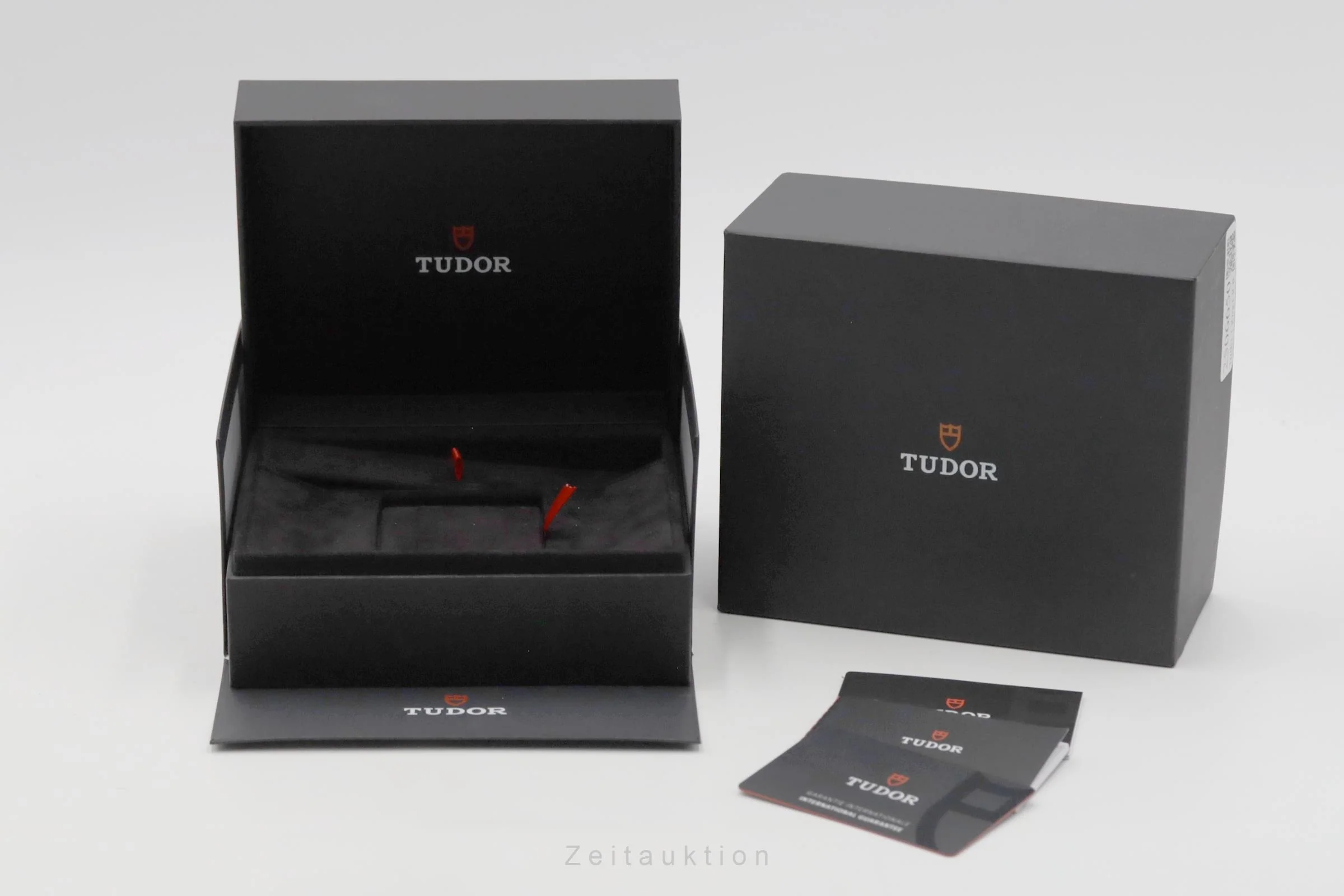 Tudor Black Bay ceramic / steel automatic men's watch 79210CNU LP: 5300EUR  [2506650] - Image 9