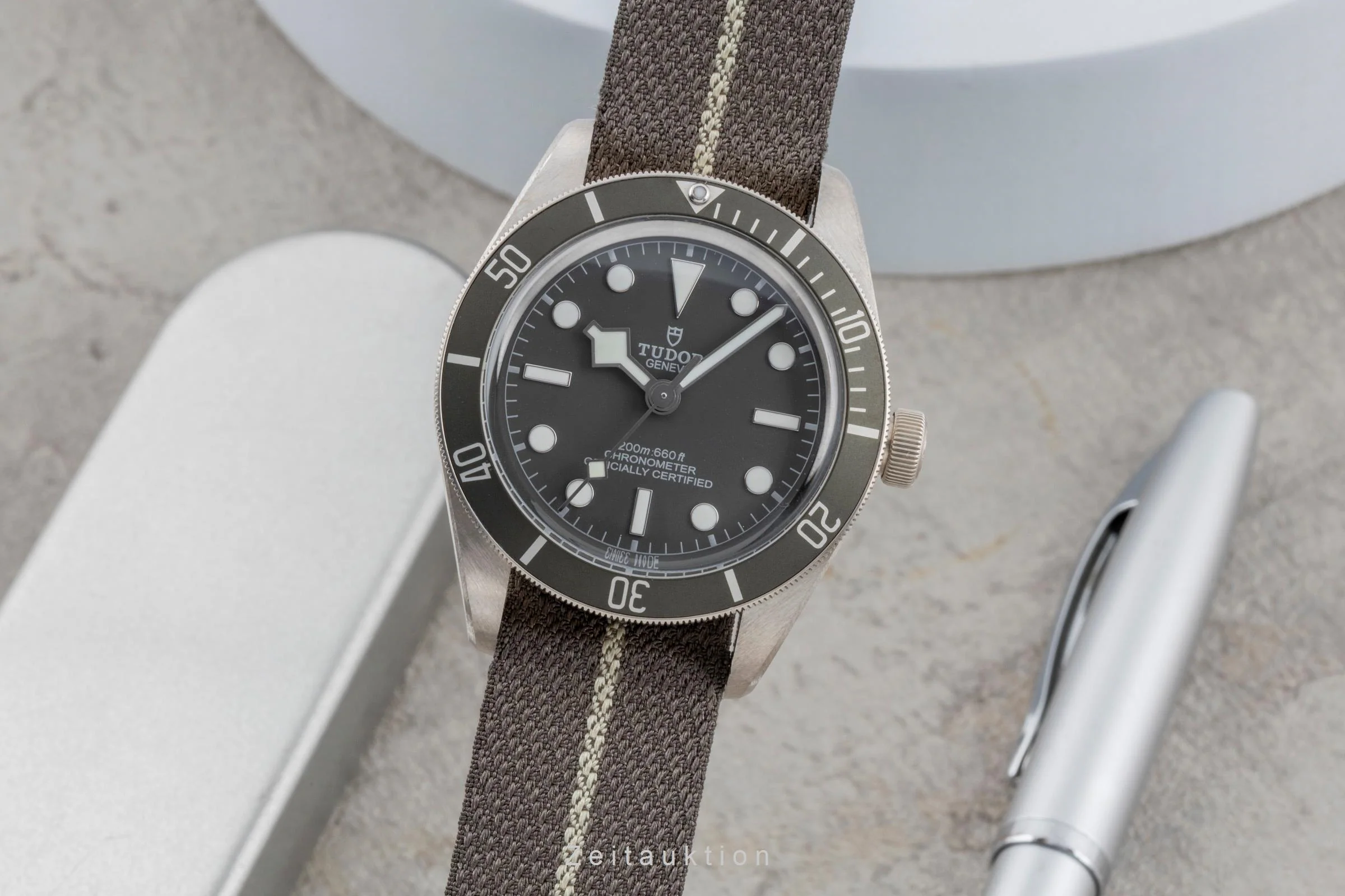 Tudor Black Bay silver automatic men's watch 79010S LP: 4810EUR  [2504582] - Image 2