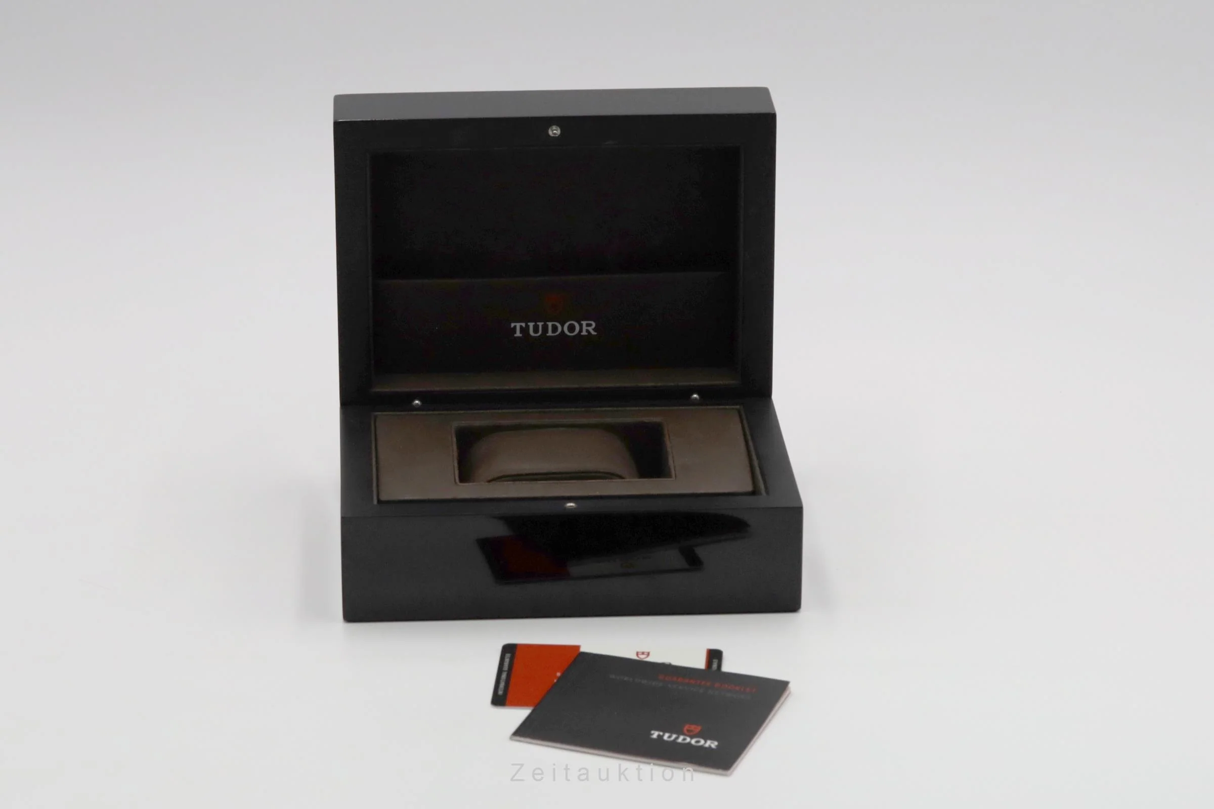 Tudor Black Bay steel automatic men's watch 79220B  [2600604] - Image 9