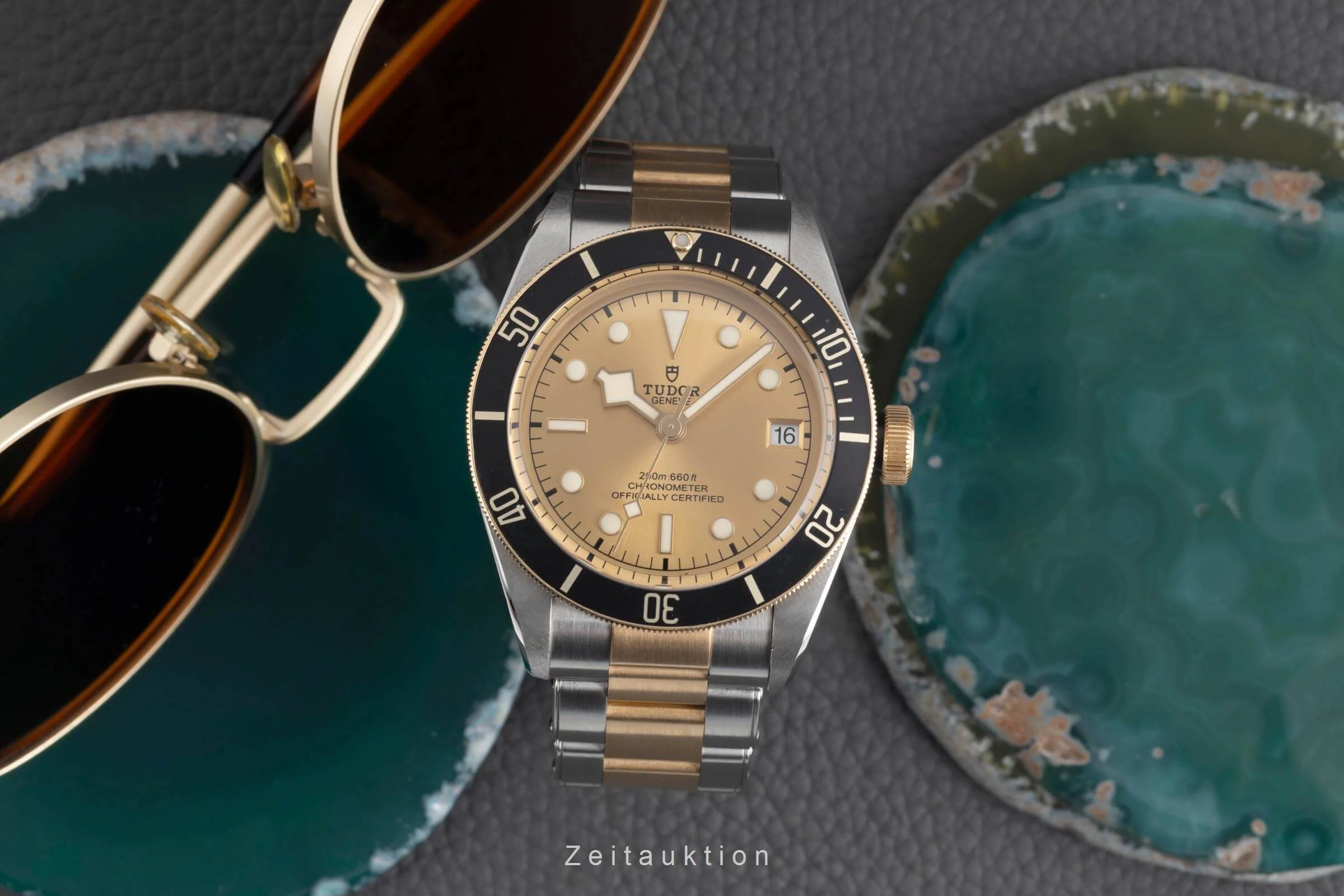 Tudor Black Bay steel / gold automatic men's watch 79733N  [2501906] - Image 4