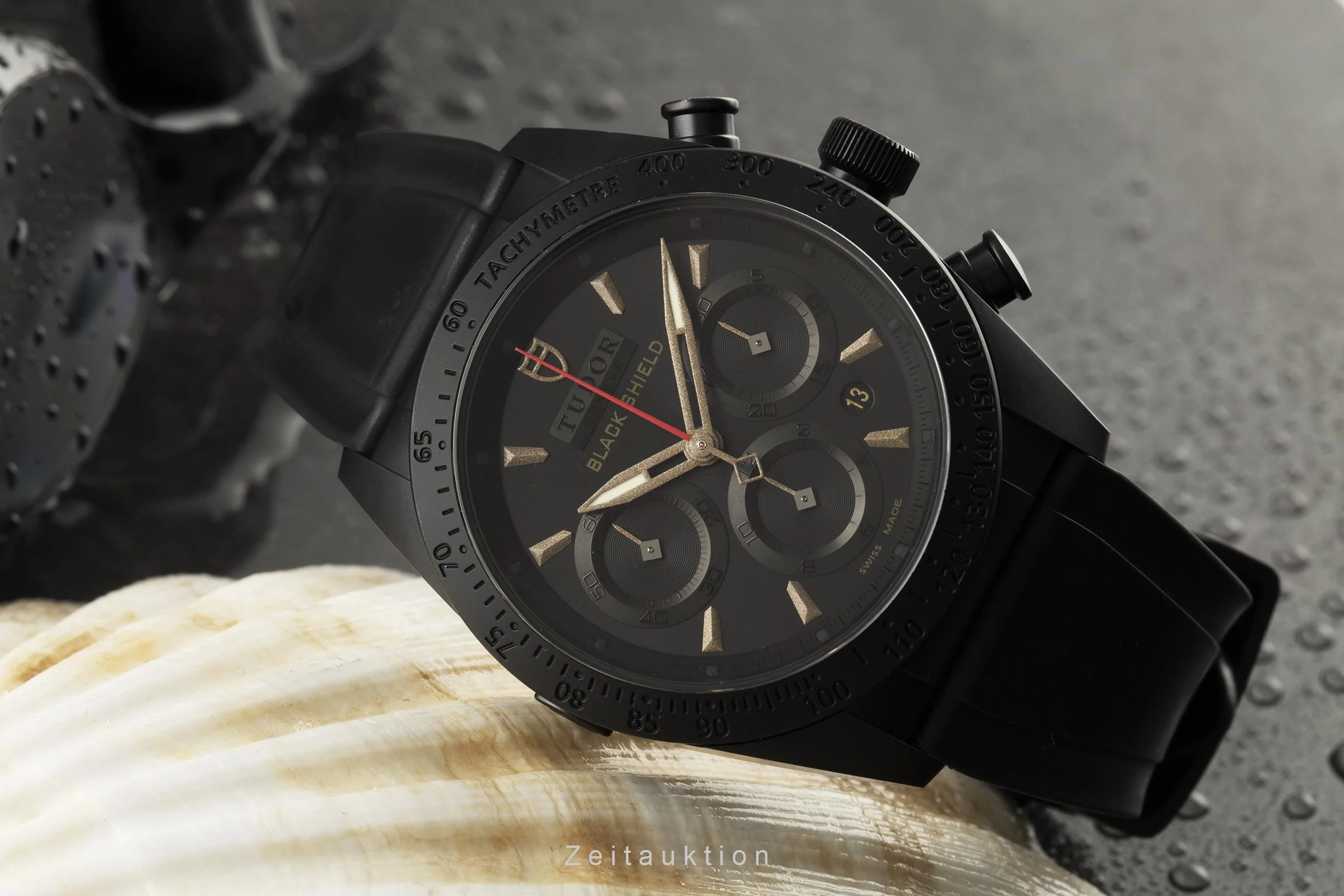 Tudor Black Shield chronograph ceramic automatic men's watch 42000C  [2207060] - Image 2