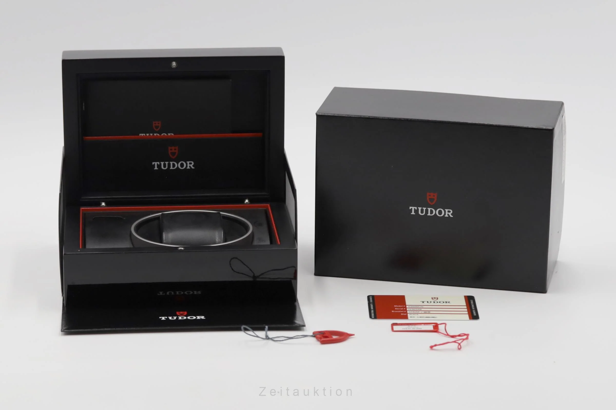 Tudor Black Shield chronograph ceramic / steel automatic men's watch 42000CN  [2506979] - Image 9