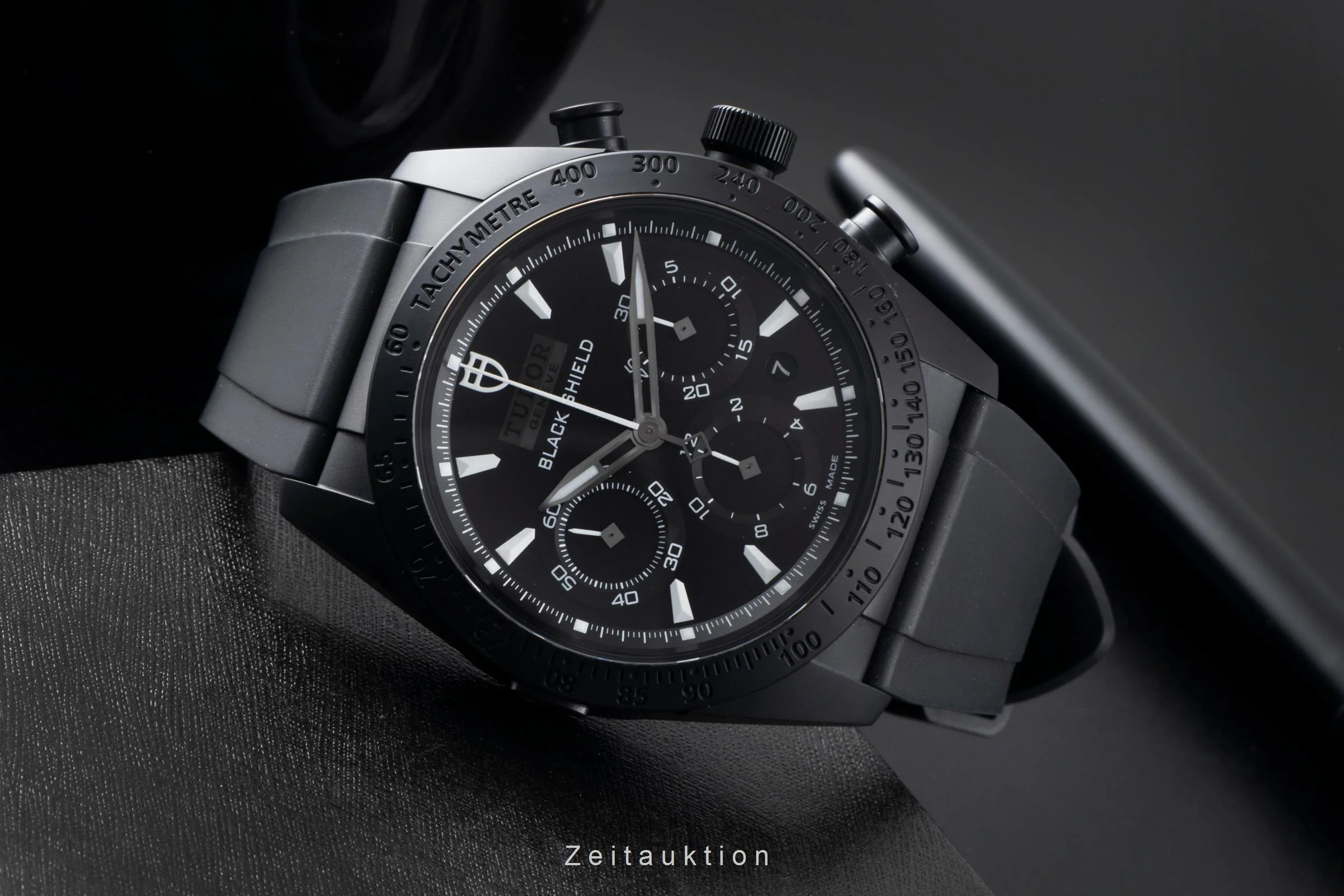 Tudor Black Shield chronograph ceramic / steel automatic men's watch 42000CN  [2600625] - Image 3