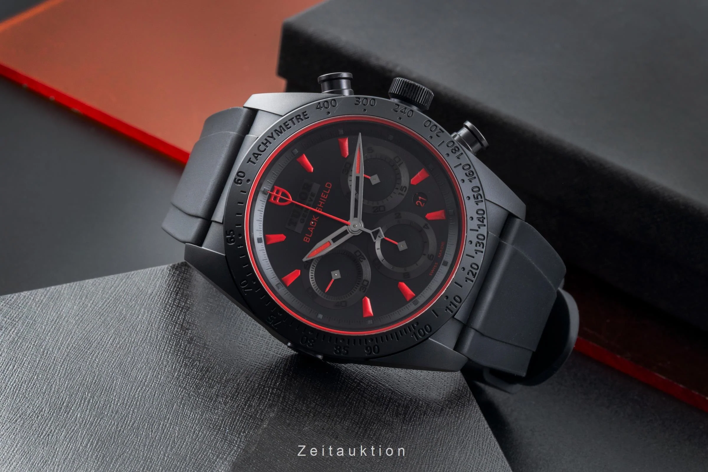 Tudor Black Shield chronograph ceramic / steel automatic men's watch 42000CR  [2506910] - Image 3