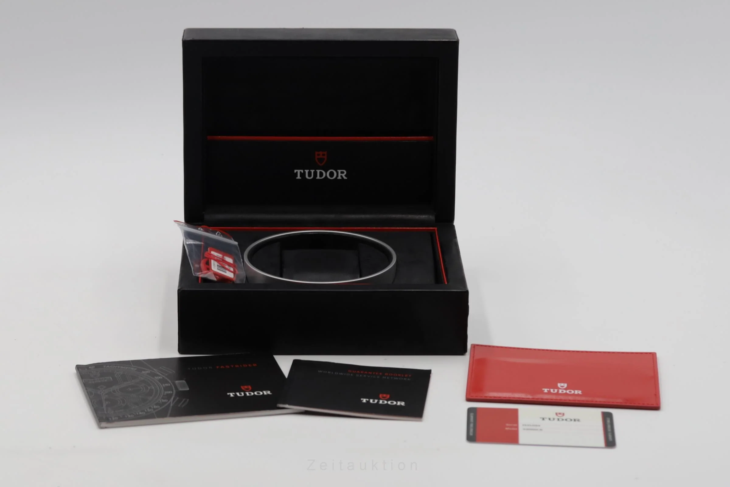 Tudor Black Shield chronograph ceramic / steel automatic men's watch 42000CR  [2506910] - Image 9