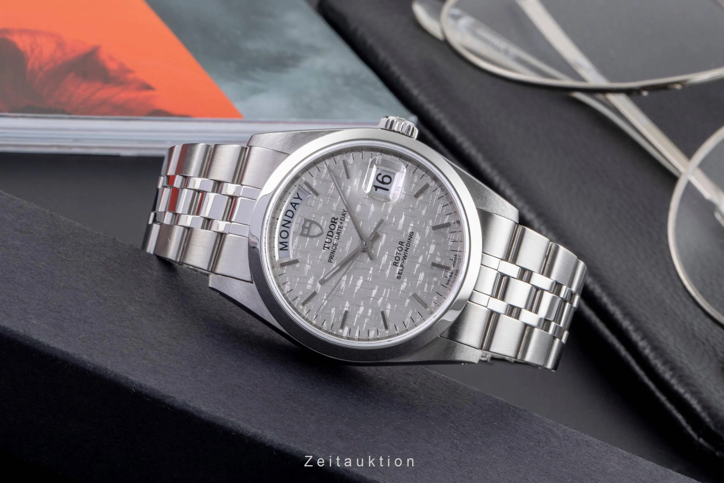 Tudor Date-Day steel automatic men's watch 76200  [2406292] - Image 3
