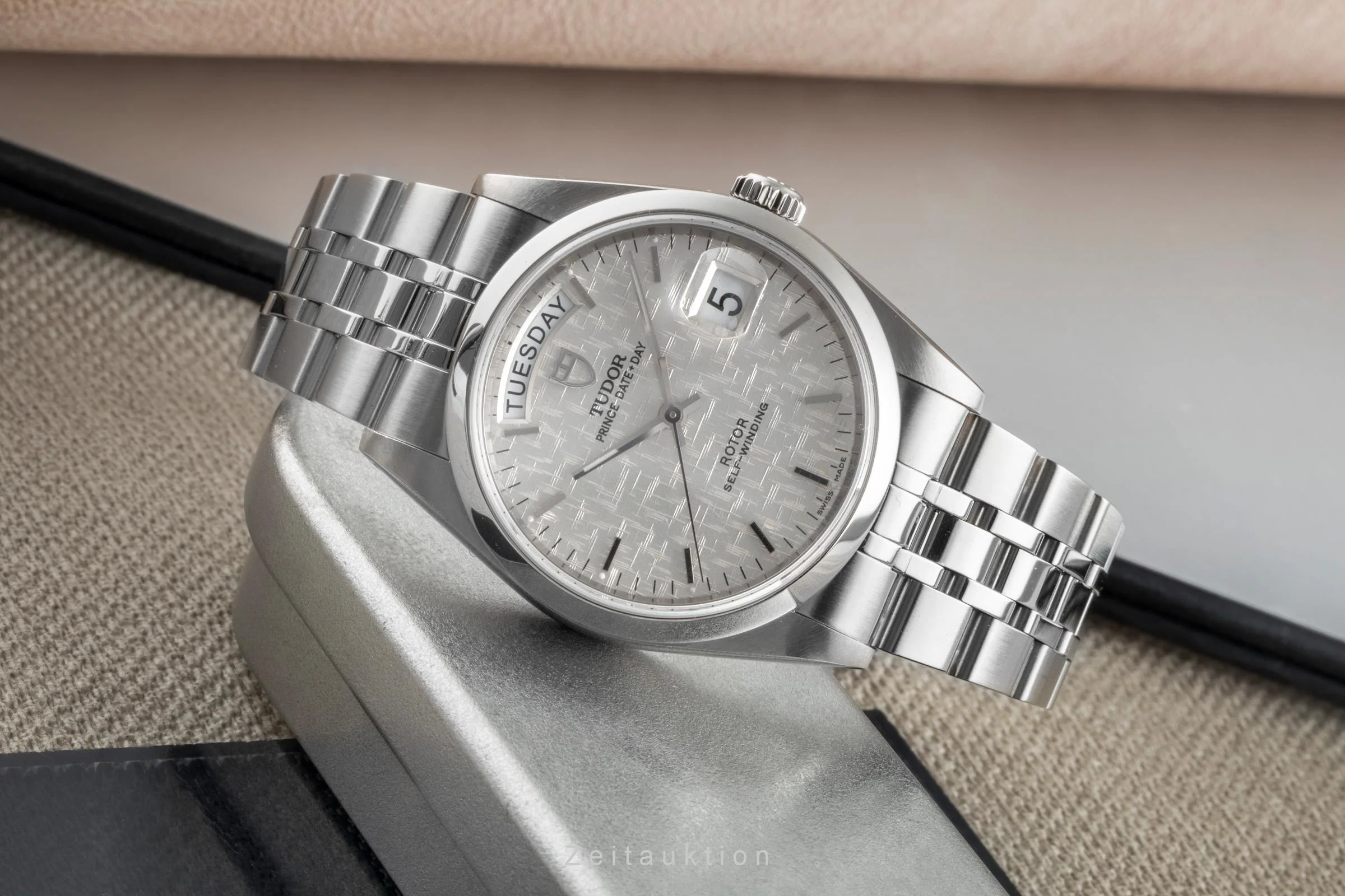 Tudor Date-Day steel automatic men's watch 76200  [2506723] - Image 3