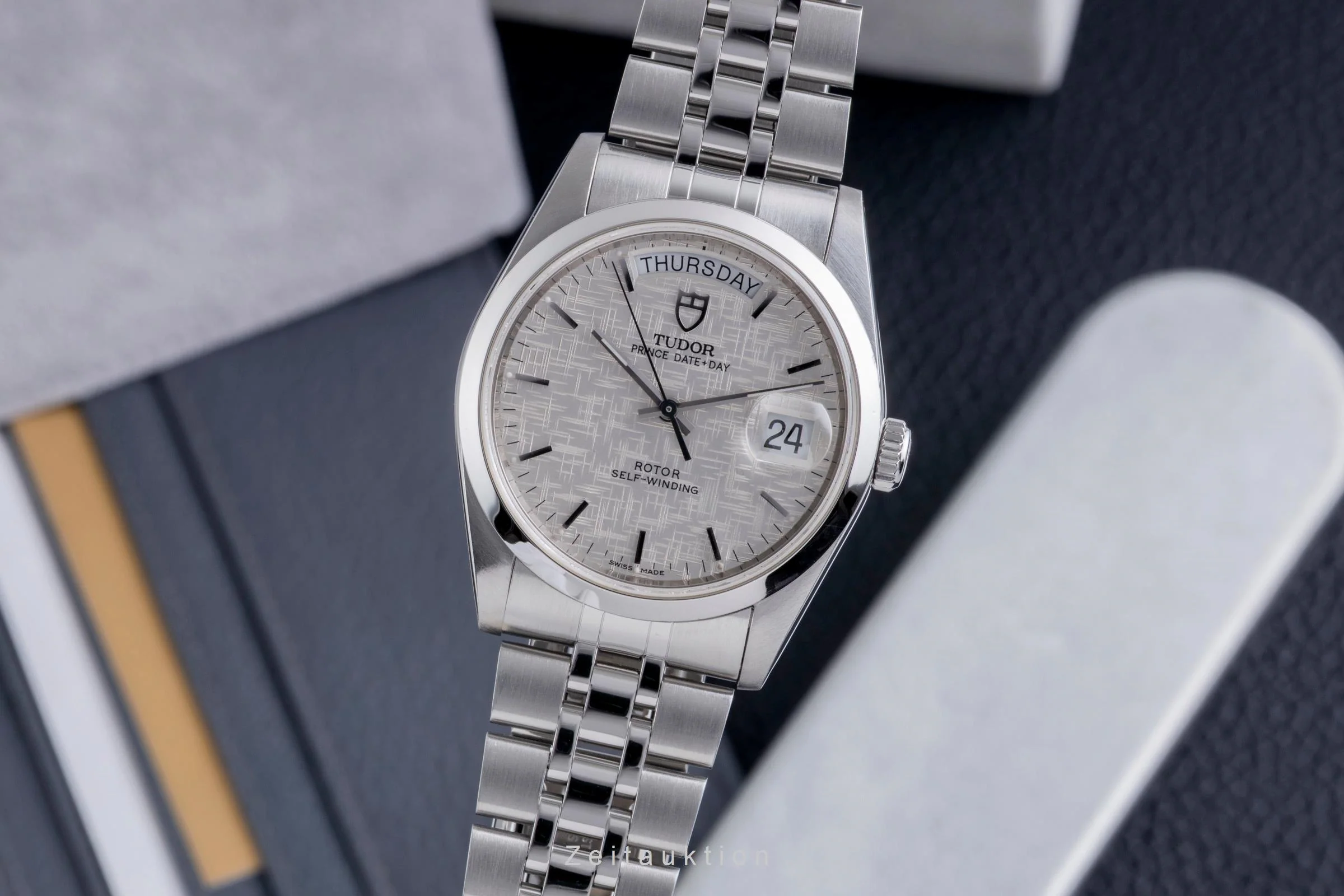 Tudor Date-Day steel automatic men's watch 76200  [2600700] - Image 2
