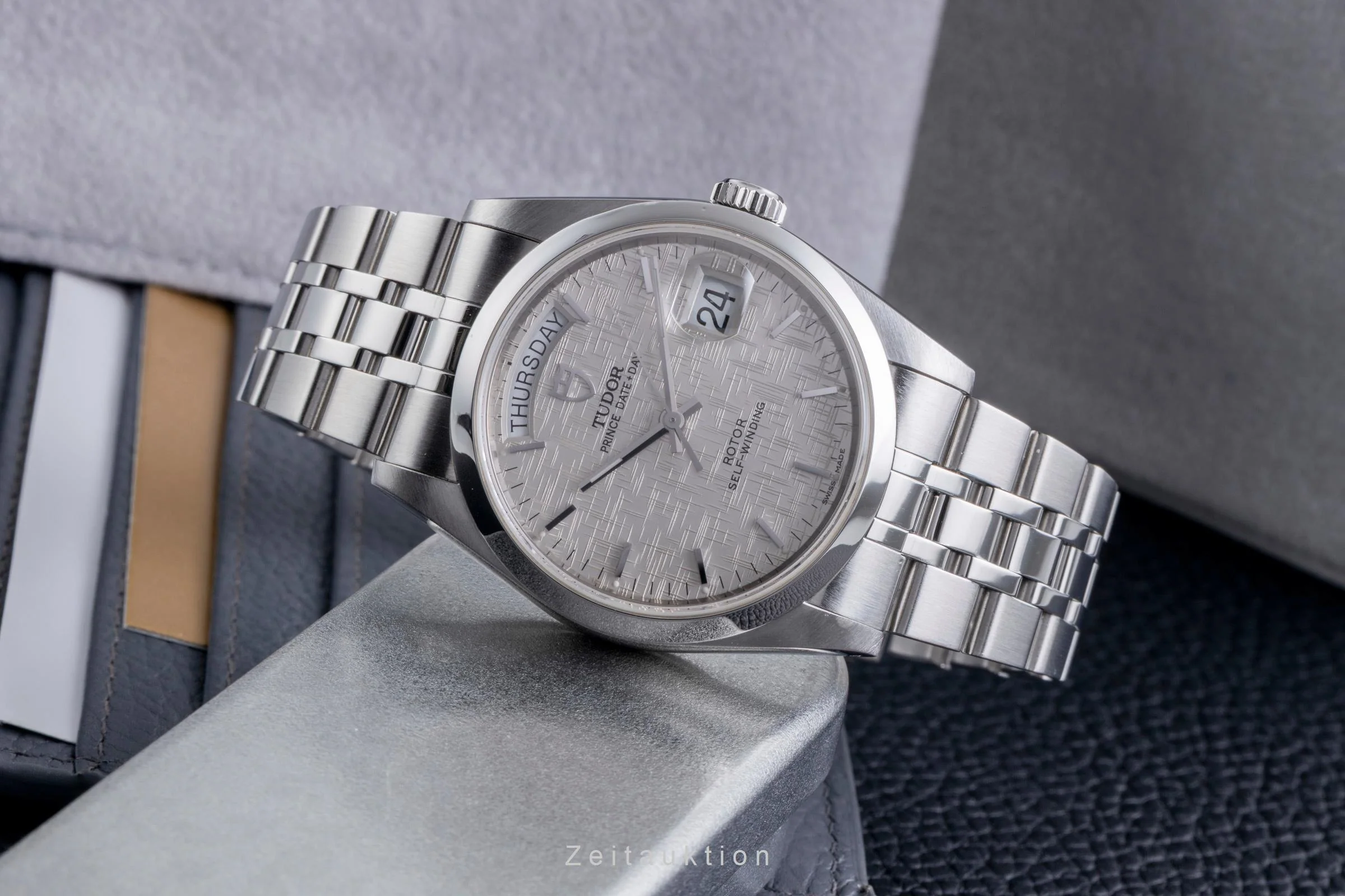 Tudor Date-Day steel automatic men's watch 76200  [2600700] - Image 3