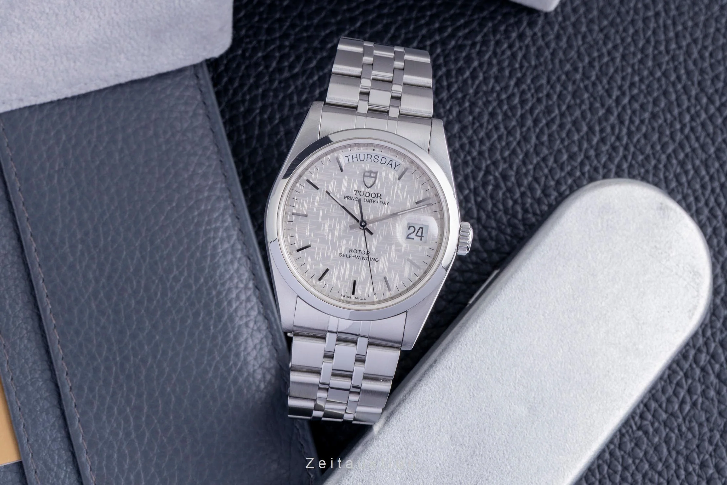 Tudor Date-Day steel automatic men's watch 76200  [2600700] - Image 4