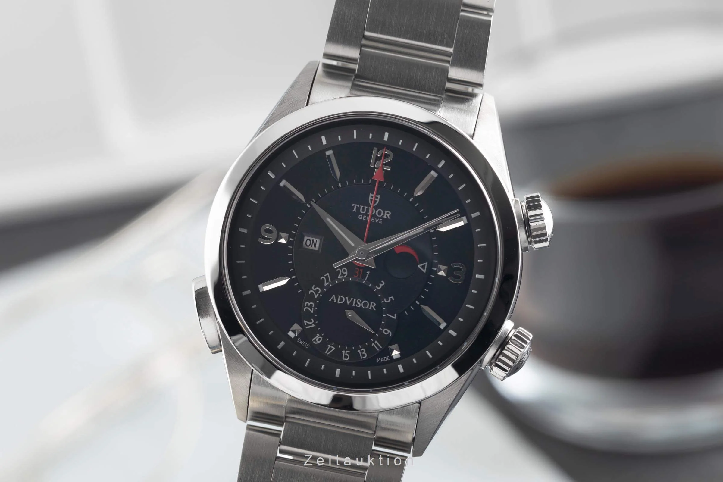 Tudor Heritage Advisor steel automatic men's watch 79620T  [2500027] - Image 2