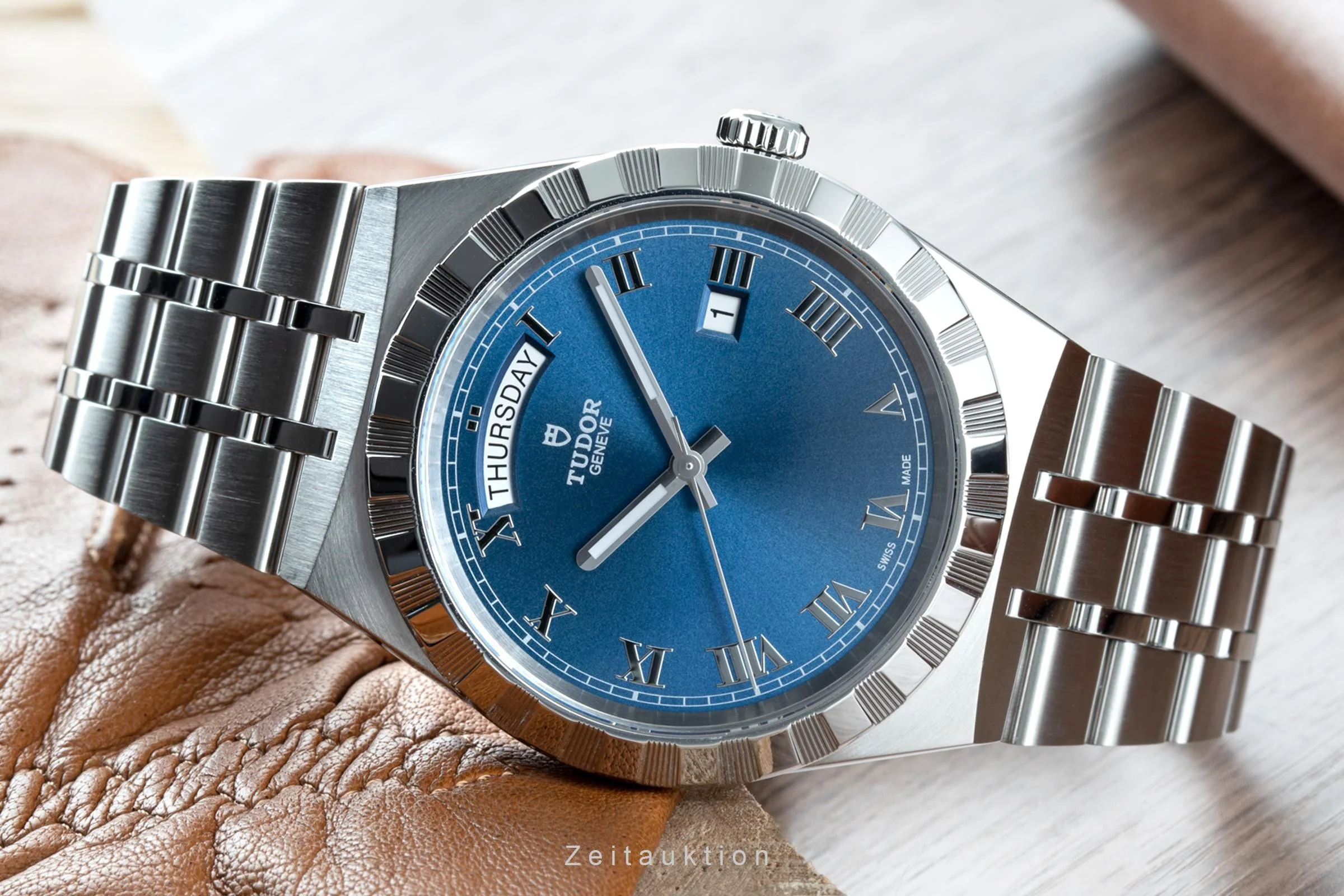 Tudor Royal steel automatic men's watch 28600  [2203691] - Image 2