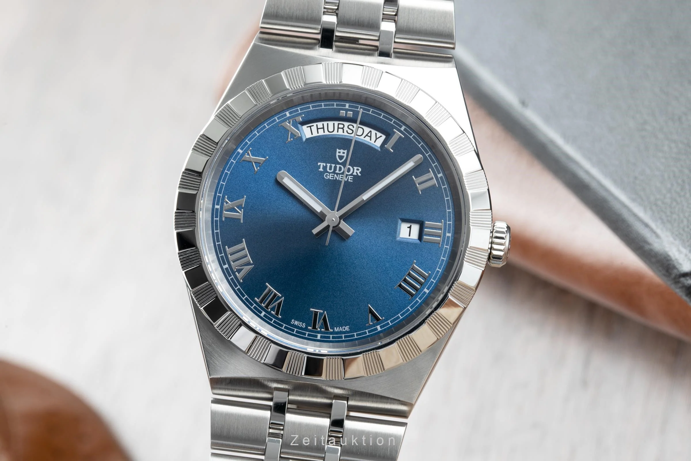 Tudor Royal steel automatic men's watch 28600  [2203691] - Image 3