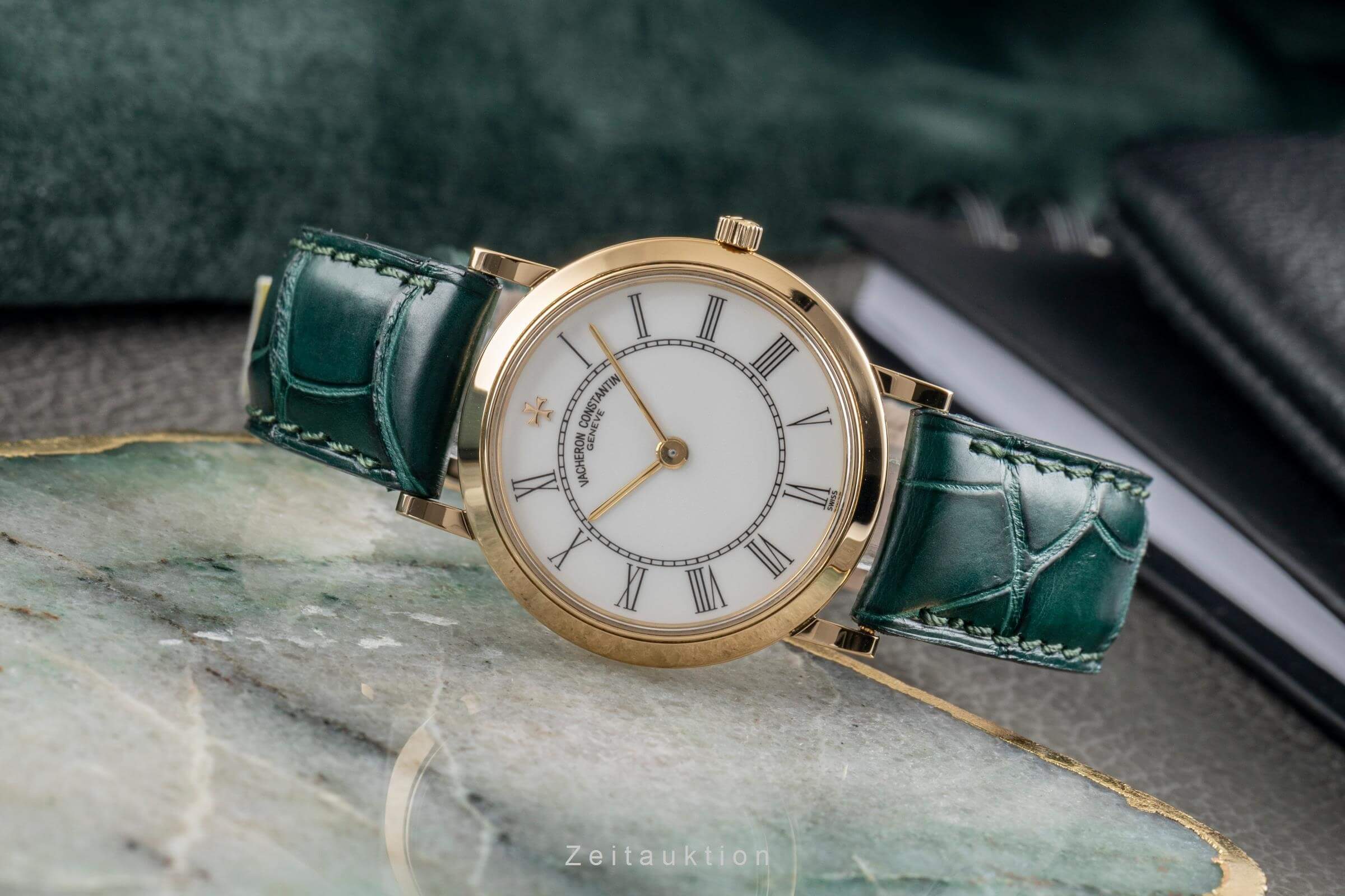 Vacheron & Constantin Geneve 18 ct gold manual winding women's watch 14070  [2404546] - Image 2