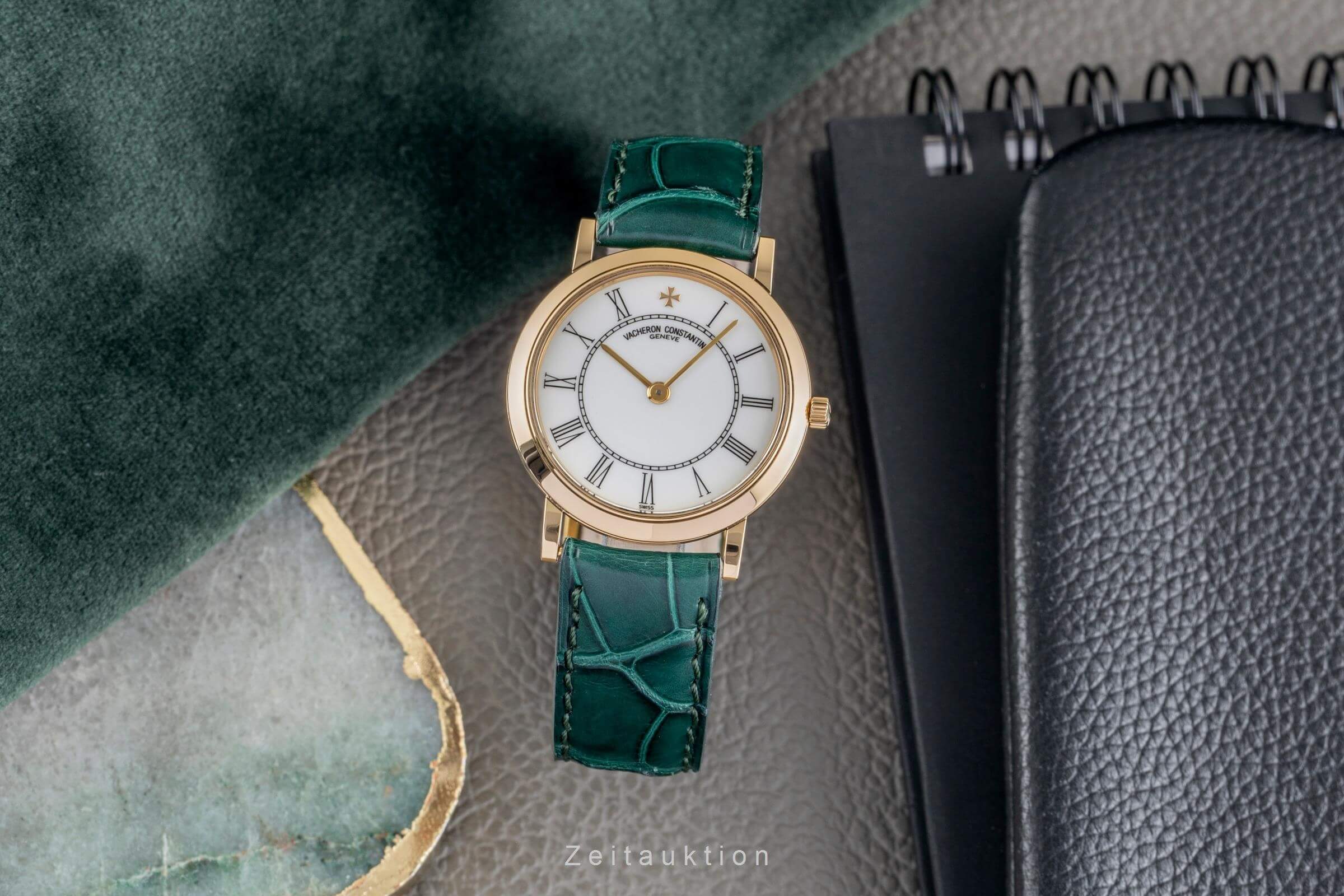 Vacheron & Constantin Geneve 18 ct gold manual winding women's watch 14070  [2404546] - Image 3