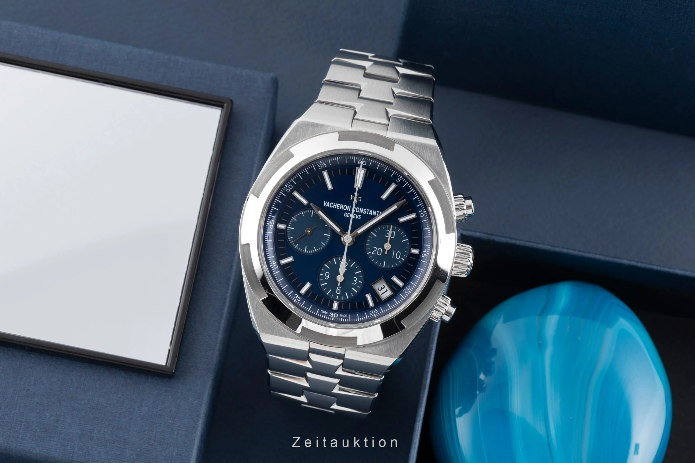 Vacheron & Constantin Overseas chronograph steel automatic men's watch 5500V/110A-B148 LP: 38600EUR  [2506710] - Image 4