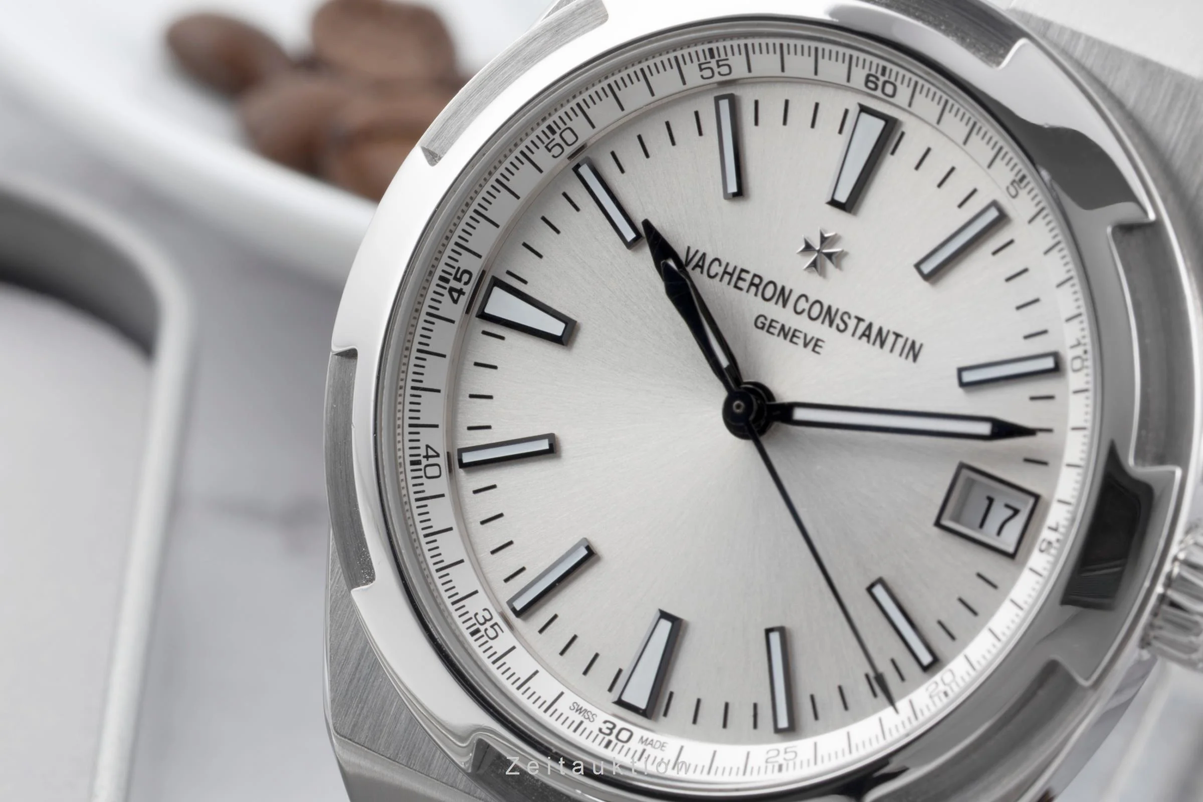Vacheron & Constantin Overseas steel automatic men's watch 4500V/110A-B126 LP: 27900EUR  [2601189] - Image 14