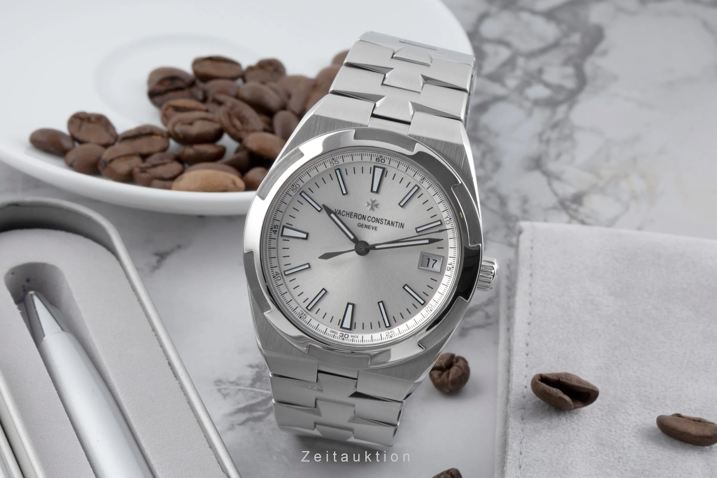 Vacheron & Constantin Overseas steel automatic men's watch 4500V/110A-B126 LP: 27900EUR  [2601189] - Image 4
