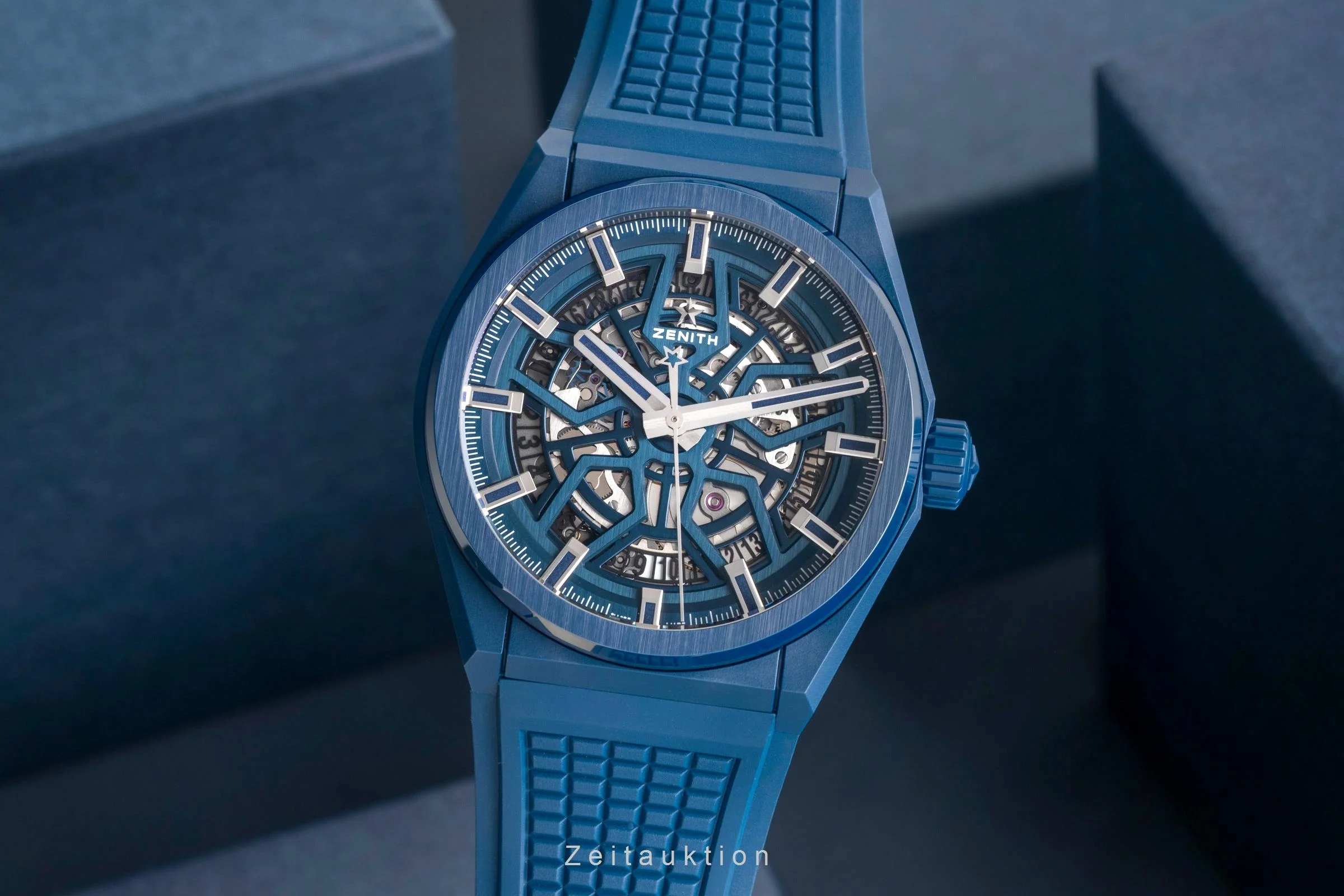 Zenith Defy ceramic automatic men's watch 49.9003.670/51.R793	  [2504213] - Image 2